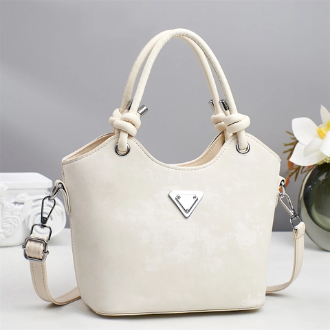 Sac À Main Vintage En Cuir PU Dépoli Pour Femmes Sac À Bandoulière Simple Urbain Avec Décor Triangle Et Poignées À Nœuds