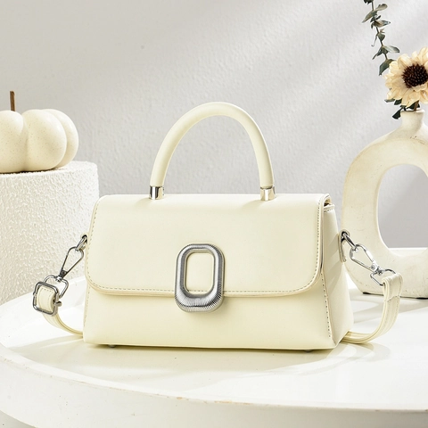 Retro PU Leather Crossbody Bag For Women Simple Elegant Small Square Handbag With Silver Metal Buckle Versatile Commute