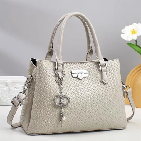 Women Woven PU Leather Handbag Large Capacity Crossbody Shoulder Bag With Rhinestone Pearl Metal Charm Decorative Tote Bag