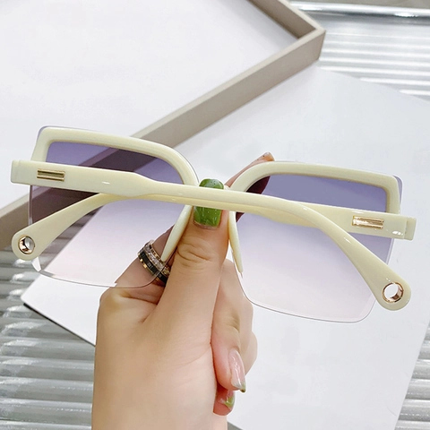 Oversized Square Sunglasses For Women Gradient PC Lenses UV400 Protection Fashion Outdoor Travel Eyewear Frame