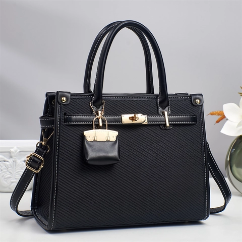 Women Woven PU Leather Handbag Elegant Korean Style Shoulder Crossbody Bag With Golden Lock And Mini Charm