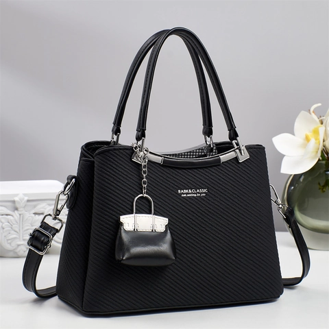 Borsa A Mano Da Donna Trama Intrecciata Pelle PU Borsa A Tracolla Con Mini Ciondolo Borsa Versatile Borsa Da Spalla Moda