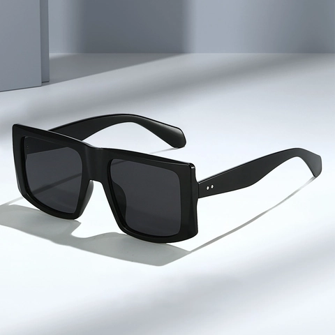 Vintage Square Sunglasses Large PC Frame UV400 Protection Retro Fashion Outdoor Travel Eyewear For Men Women