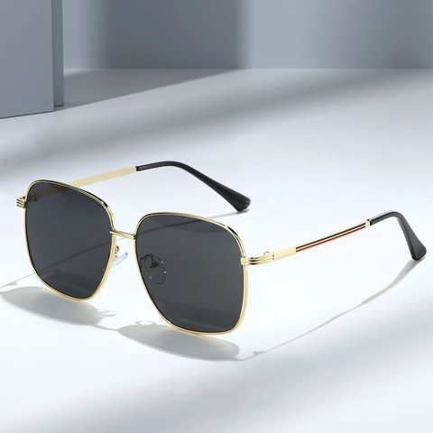 Large Frame Square Sunglasses Metal Frame UV400 Protection Vintage Fashion Outdoor Eyewear For Men And Women