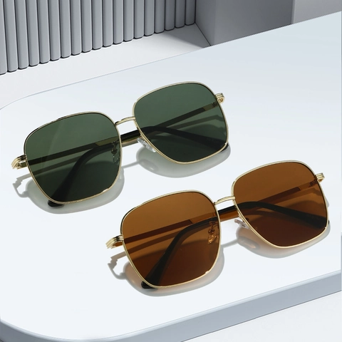 Large Frame Square Sunglasses Metal Frame UV400 Protection Vintage Fashion Outdoor Eyewear For Men And Women