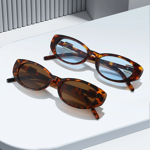 Vintage Ovale Sonnenbrille Retro Cat Eye Kleiner Rahmen UV400 AC Gläser Strass G Buchstabe Dekor Mode Brille