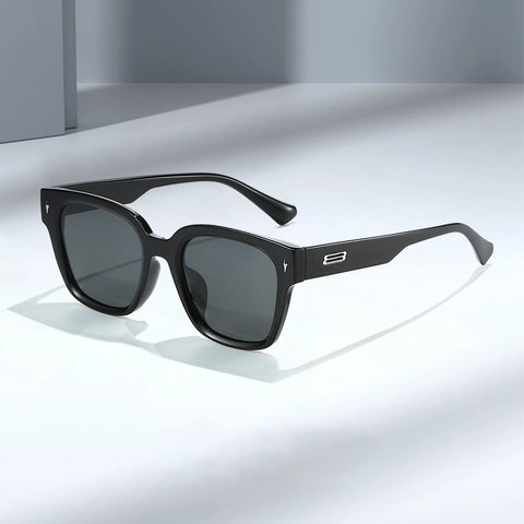 Square Frame Sunglasses UV400 Protection TR90 PC Material Rivet Decor Unisex Fashion Eyewear