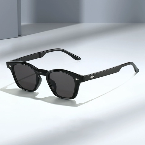 Vintage Square Sunglasses Small Frame UV400 Protection PC Frame AC Lens Metal Rivet Decoration Fashion Unisex