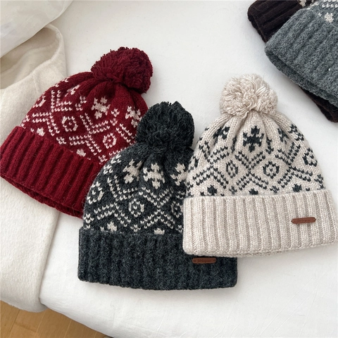 Women Knitted Beanie Hat With Large Pom Pom Snowflake Jacquard Pattern Warm Winter Outdoor Ribbed Cuff Thick Pullover