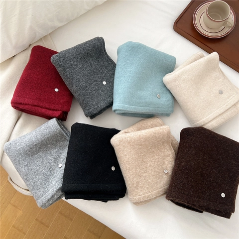 Bufanda De Punto De Mezcla De Lana Para Invierno Color Sólido Cálida Suave Chic Calentador De Cuello Con Logo Metálico Para Mujeres Hombres