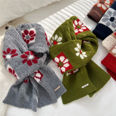 Bufanda De Invierno Para Mujer Pura Lana Tejida Estampado Floral Suave Cálida Calentador De Cuello Estilo Retro Decoración Logo Metal