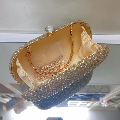 Luxury Rhinestone Evening Clutch Bag For Women Oval Hard Shell Sparkling Crystal Banquet Handbag With Metal Chain Strap