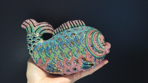 Bolso De Noche Con Forma De Pez Dorado Y Diamantes De Imitación Coloridos Cartera De Metal Para Mujer