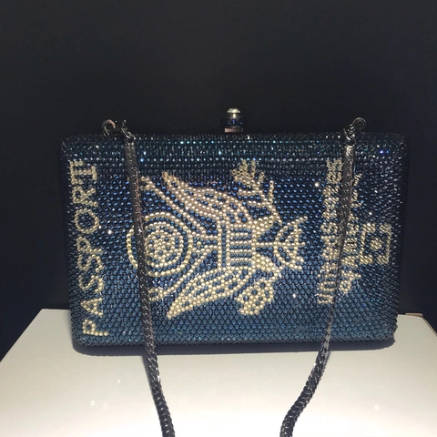 Pochette De Soirée Pour Femme En Forme De Passeport Avec Strass Et Chaîne Métallique Pour Fête Événement Formel Rigide
