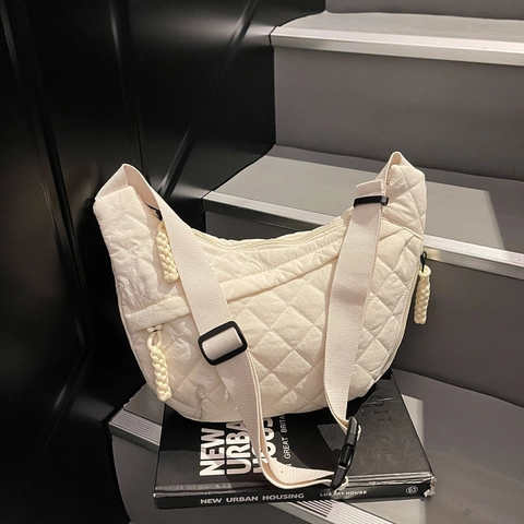 Quilted Hobo Bag Large Capacity Nylon Crossbody Crescent Bag With Adjustable Strap Braided Zipper Pull Women Casual