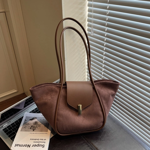 Women Large Capacity Tote Bag Suede Leather Stitching Metal Lock Underarm Shoulder Handbag Minimalist Retro Commute
