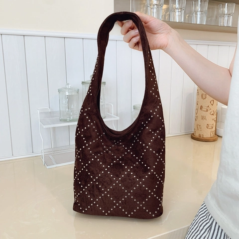 Women Rivet Hobo Bag Suede Frosted PU Leather Diamond Pattern Large Capacity Retro Shoulder Underarm Handbag Punk Style