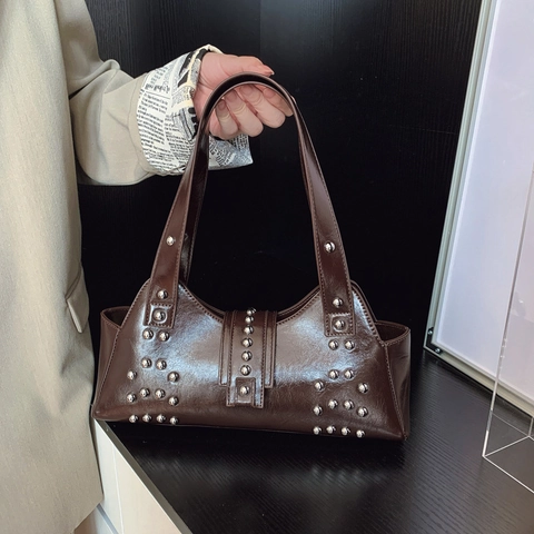 Retro Rivet Shoulder Bag Women PU Leather Shiny Y2K Punk Underarm Bag Large Capacity Versatile Fashion Tote