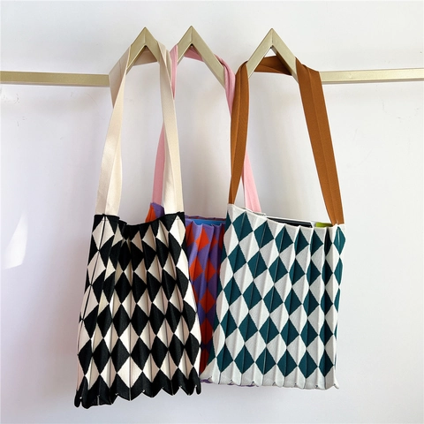 Knit Tote Bag Argyle Plaid Pleated Shoulder Bag Foldable Niche Design Korean Style Retro Elastic Polyester Women