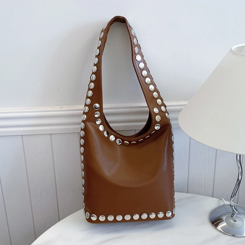 Retro Hobo Shoulder Bag For Women Vintage PU Leather With Silver Large Rivets Punk Biker Style Minimalist Underarm Tote
