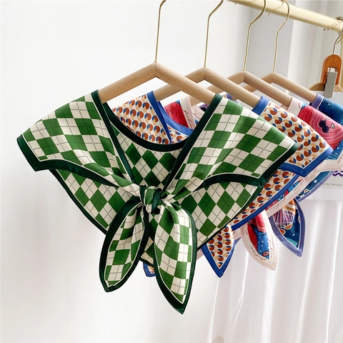 Sciarpa Triangolare Decorativa Da Donna In Raso Di Raso Motivi Stampati E Design Con Fiocco Scialle Con Collo Finto Rimovibile Per Camicia