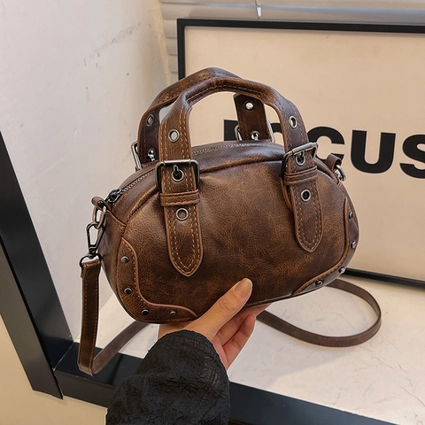 Vintage Boston Tasche PU Leder Nieten Schnalle Handtasche Retro Bowling Tasche Damen Verstellbarem Schultergurt