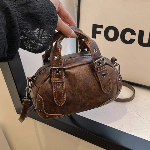 Vintage Boston Tasche PU Leder Nieten Schnalle Handtasche Retro Bowling Tasche Damen Verstellbarem Schultergurt