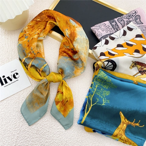 Sciarpa Quadrata Donna Effetto Raso Stampa Vintage Satina Bandana Collo Accessorio Decorativo Borsa Elegante Leggera