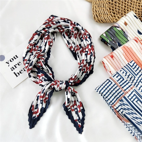 Women Pleated Square Scarf Satin Feeling Polyester Geometric Floral Print Neck Scarf Sunscreen Fashion Accessory