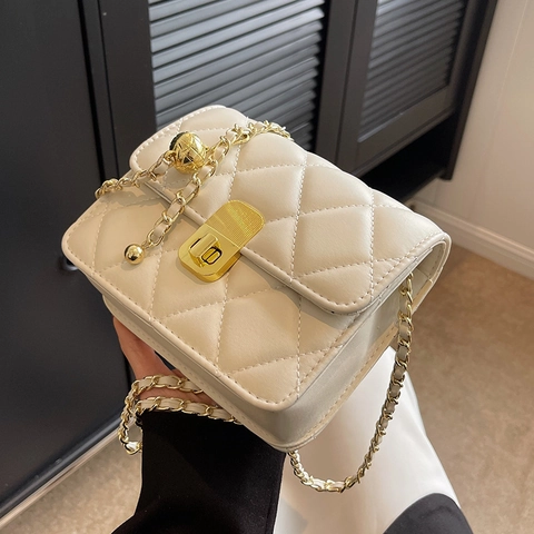 Gewatteerde Pu Leren Crossbody Tas Dames Mini Vierkante Schoudertas Gouden Metalen Bal Verstelbare Kettingriem Elegant Flap
