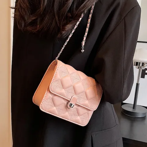 Damen Gesteppte Ketten Umhängetasche PU Leder Klappe Schultertasche Silberne Hardware Metallball Dekor Schicke Street Fashion