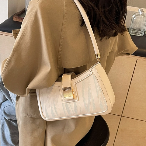 Damen PU Leder Achseltasche Wellenprägung Goldenes Metallschloss Retro Chic Schultertasche Elegante Hochzeit Braut Accessoire
