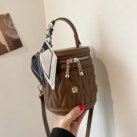 Mini Bolso Bombonera Acolchado para Mujer Bolso de Hombro de Cuero PU Premium Con Asa de Pañuelo y Flor Dorada
