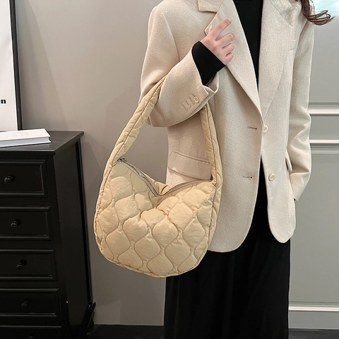 Bolso De Hombro De Nailon Acolchado De Gran Capacidad Bolso Hobo De Media Luna Acolchado Informal Sencillo Color Sólido Ligero