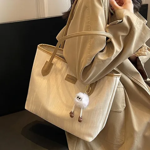 Große Kapazität Tote Bag PU Leder Rippenstruktur Pendler Schultertasche Damen Mit Plüsch Monster Anhänger