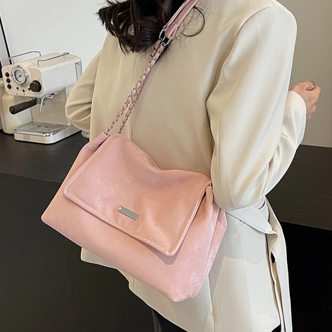 Elegant Women Shoulder Bag Large Capacity PU Leather Flip Cover Crossbody Bag With Metal Chain For Daily Commuting
