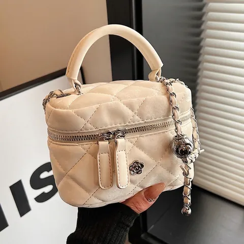 Damen PU Leder Gesteppte Schulter Umhängetasche Elegant Nische Designer Metall Blume Bogen Dekor Kette Gurt Handtasche