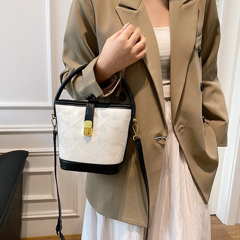Damen Beuteltasche Geometrisch Geprägtes PU-Leder Schulter- Umhängetasche Goldener Drehverschluss Minimalistisches Design