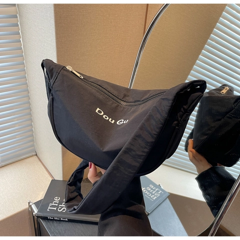Damen Mode Stoff Halbmond Umhängetasche Minimalistische Crossbody Hobo Tasche Buchstaben Print Reißverschluss Freizeit Handtasche