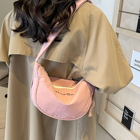 Borsa A Tracolla Nylon Dumpling Grande Capacità Borsa A Spalla Mezzaluna Per Donna Versatile Trendy