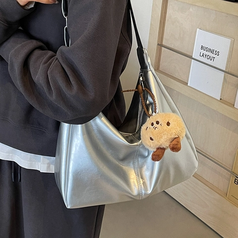 Borsa A Spalla Hobo Morbida Pelle PU Grande Capacità Tote Con Ciondolo In Peluche Carino Moda Viaggio Per Donne