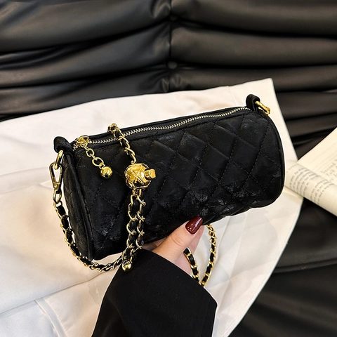 Gewatteerde Cilindrische Schoudertas PU Leer Fluwelen Textuur Crossbody Ketting Handtas Verstelbare Metalen Bal Dames