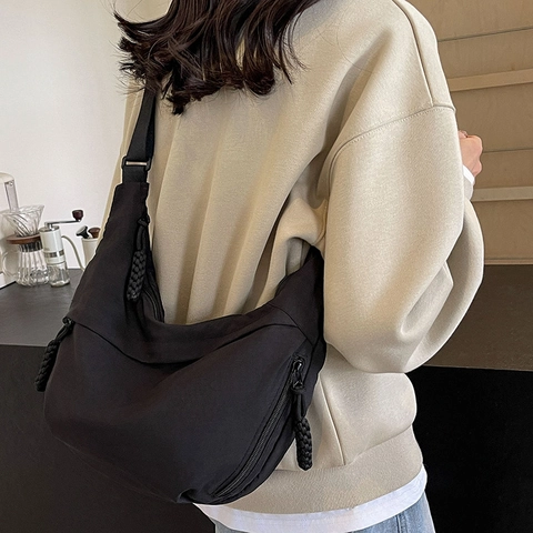 Women Nylon Crescent Crossbody Bag Large Capacity Minimalist Dumpling Hobo Bag With Woven Zipper Pulls Adjustable Strap