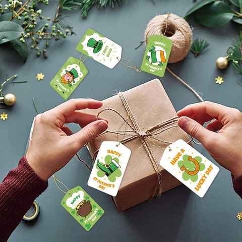 Etichette Regalo St Patricks Day Cardstock Ornamenti Da Appendere Con Spago Trifoglio Cappello Leprechaun Decorazione