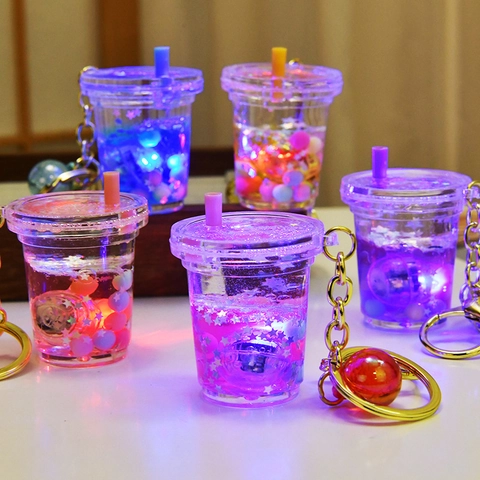 Carino Tazza Di Tè Al Latte Luminoso LED Portachiavi Acrilico Liquido Sabbie Mobili Ciondolo Per Borsa Zaino Regalo