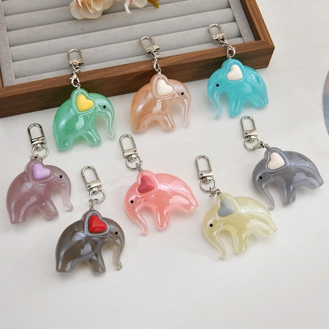 Llavero De Elefante Lindo Resina Acrílica Translúcida Oreja De Corazón Dibujos Animados Amuleto De Bolso Regalo