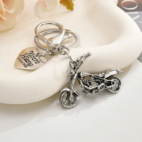 Vintage Zilveren Legering Sleutelhanger Punk Hip Hop Skelet Motorfiets Slang Gitaar Hart Hanger Voor Mannen