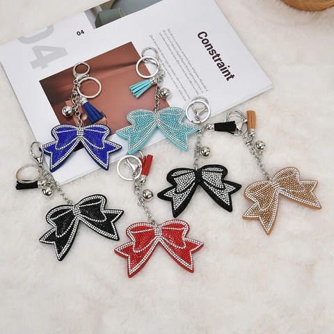 Legering Strass Strik Sleutelhanger Met Kwastje Bel Glinsterende Kristallen Tas Hanger Auto Sleutelring Decoratie Voor Vrouwen