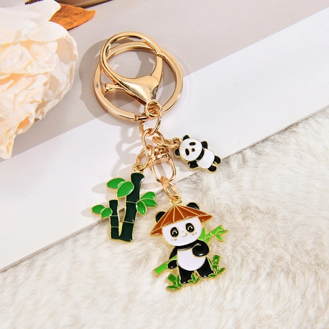 Porte-Clés Panda Dessin Animé Alliage Émail Huile Goutte Bambou Champignon Pendentif Sac Style Chinois Cadeau