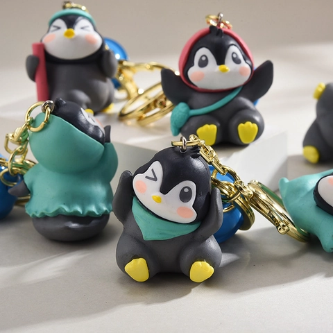 Portachiavi Pinguino Cartone Animato Ciondolo Animale Resina PVC Con Campanello Blu Anello Lega Oro Per Decorazione Borsa Zaino